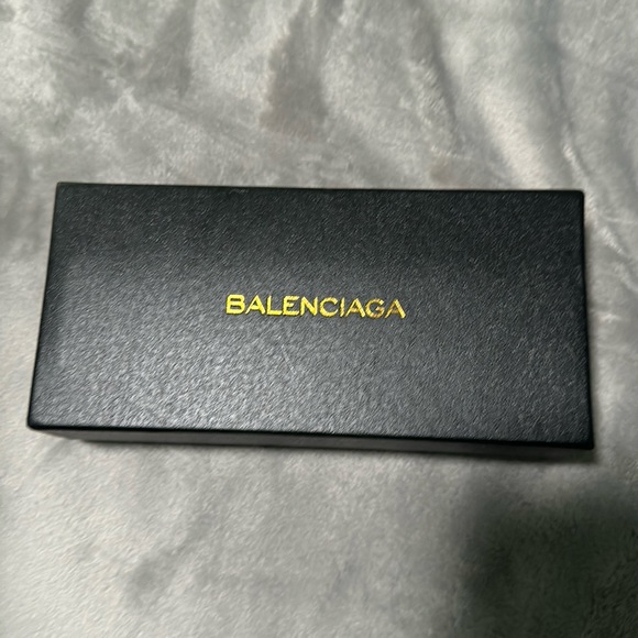 BALENCIGA Sunglasses - Picture 1 of 4